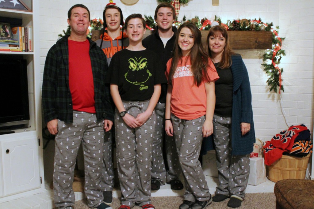 matching-christmas-eve-pajamas