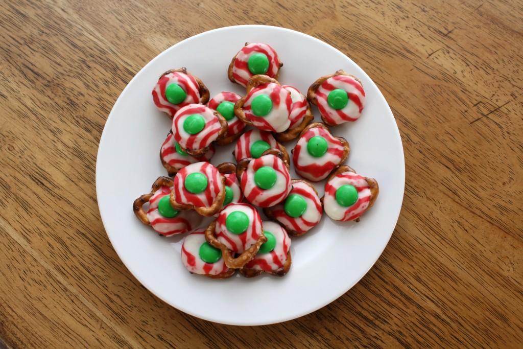 These pretzel bites are easy to make and so cute!