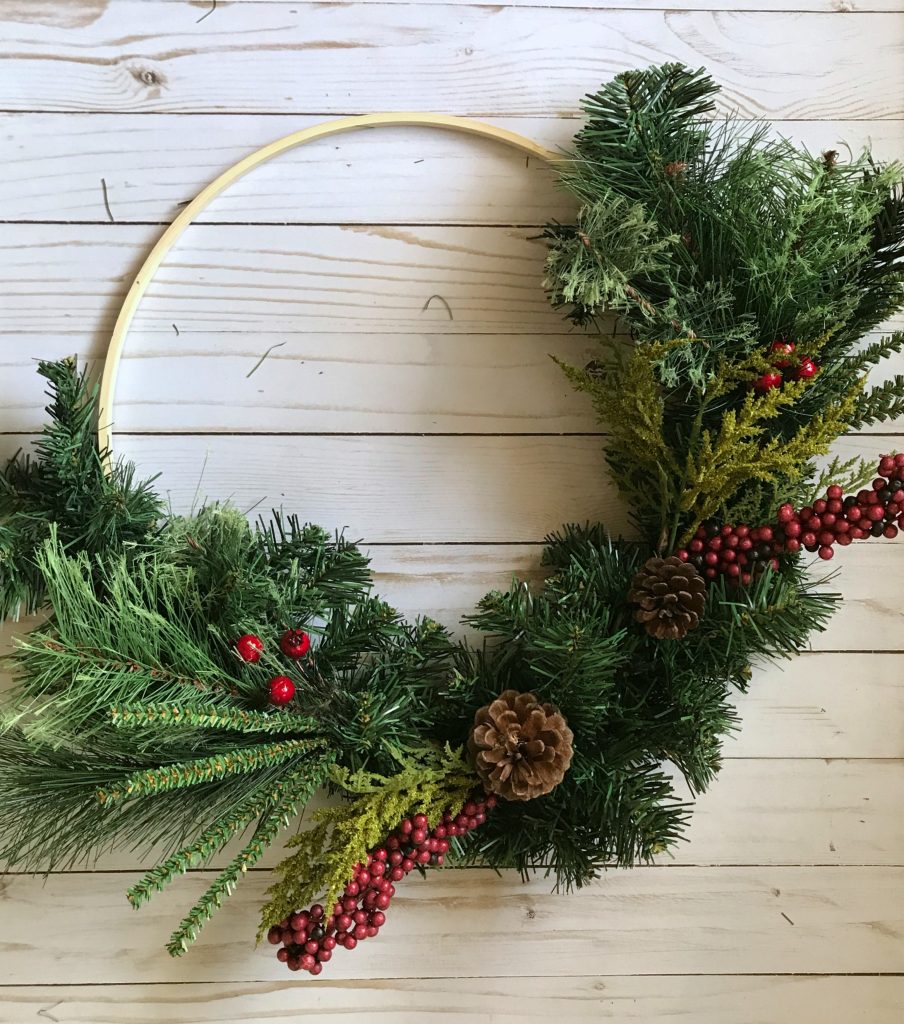 DIY Christmas Hoop Wreath