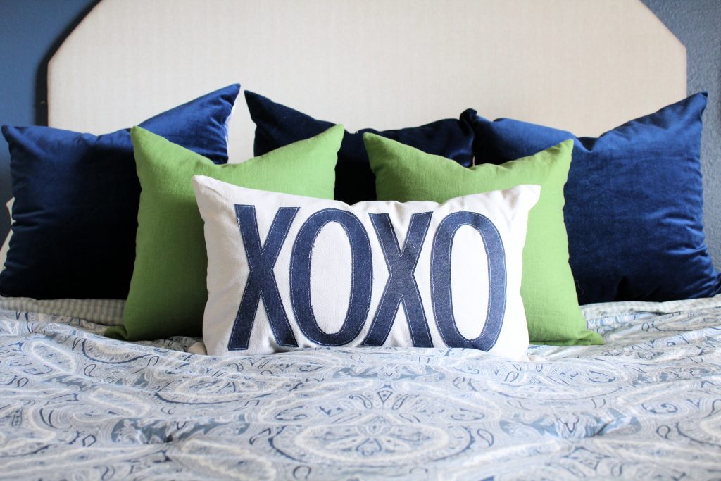 DIY XOXO pillow cover