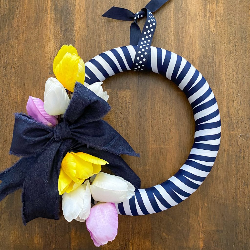 DIY Striped spring wreath 