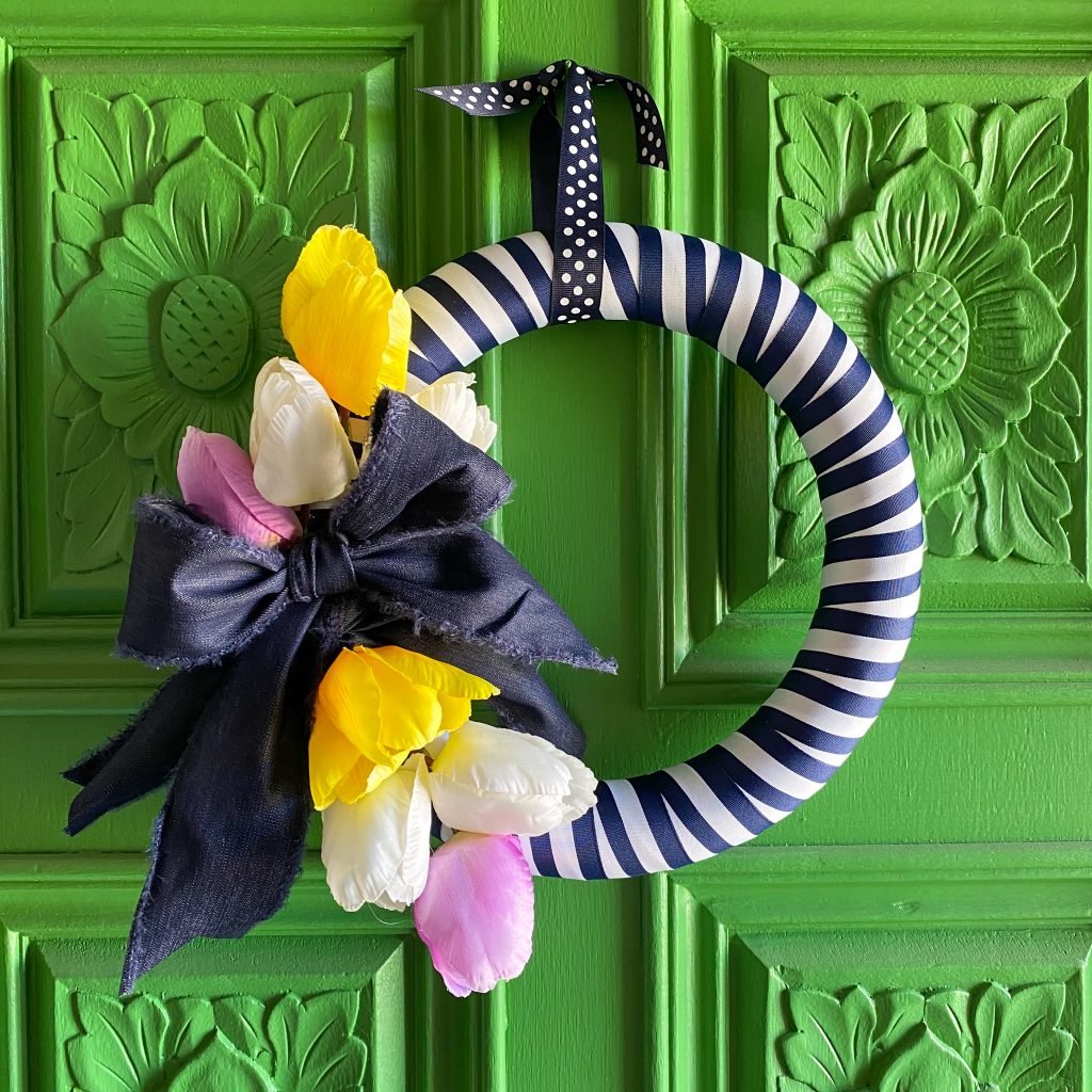 DIY Striped spring wreath 