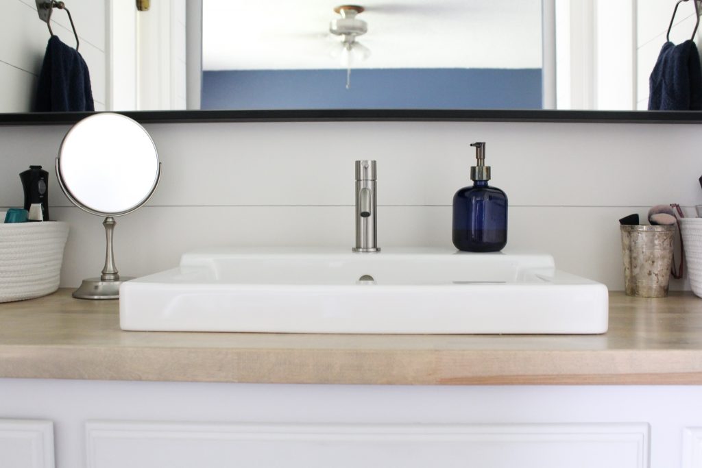 Modern Farmhouse Bathroom Update