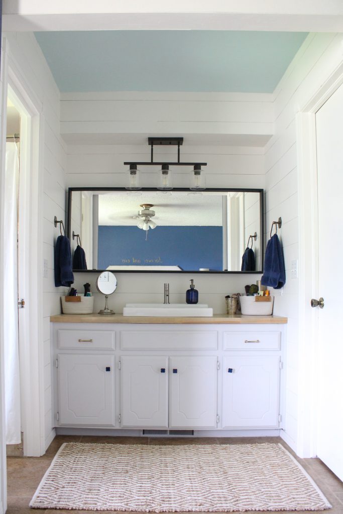 Modern Farmhouse Bathroom Update