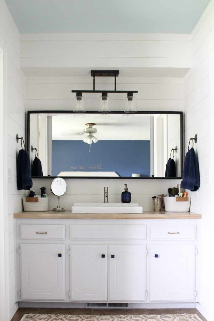 Modern Farmhouse Bathroom Update