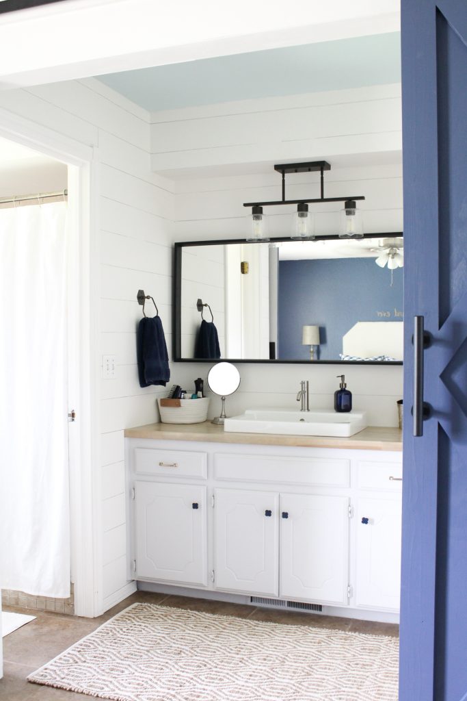 Modern Farmhouse Bathroom Update