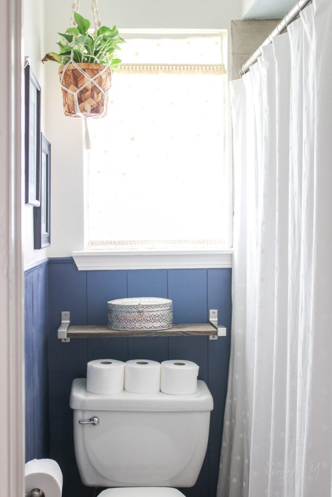 Modern Farmhouse Bathroom 